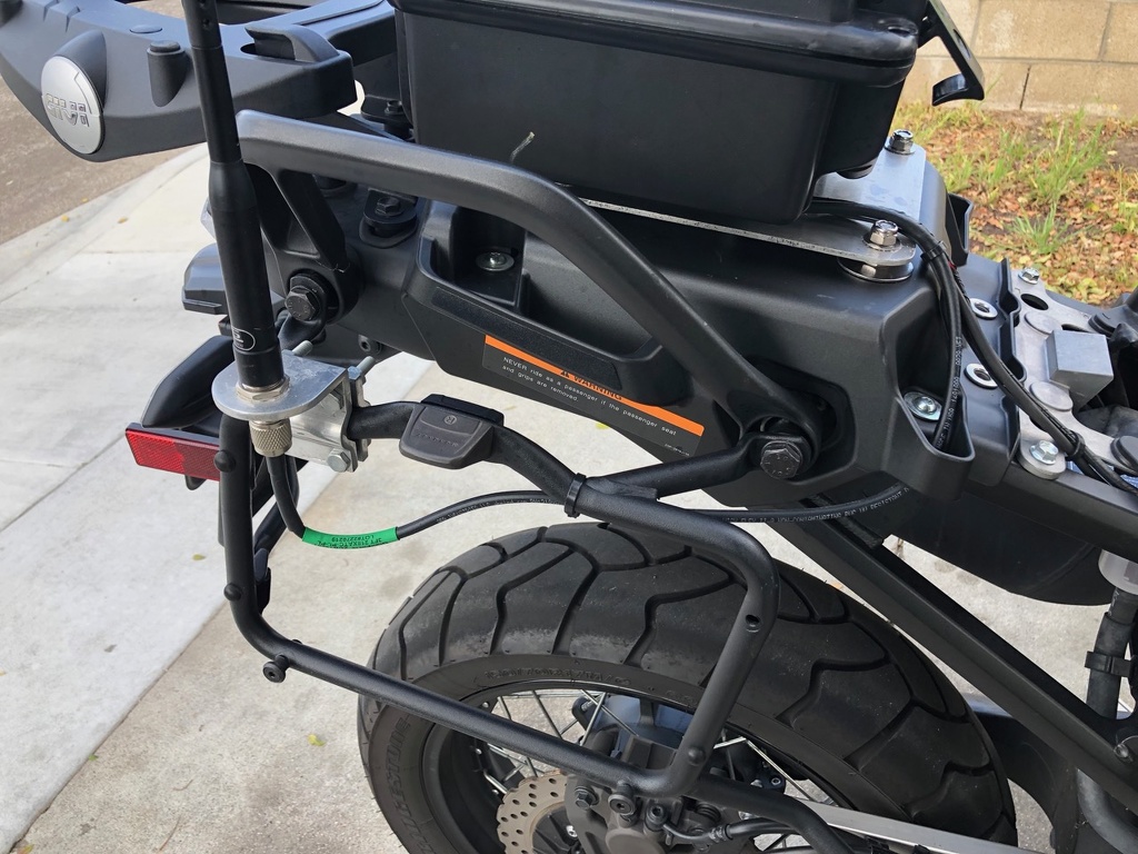 Ham Radio Yaesu FTM10R Install in Gen2 Yamaha Super Tenere Adventure Rider